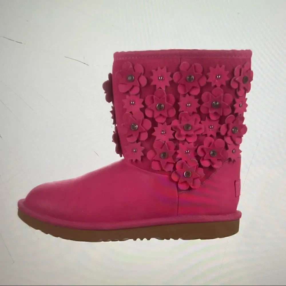 UGG Nubuck Studded Accents Snow Boots (4)
